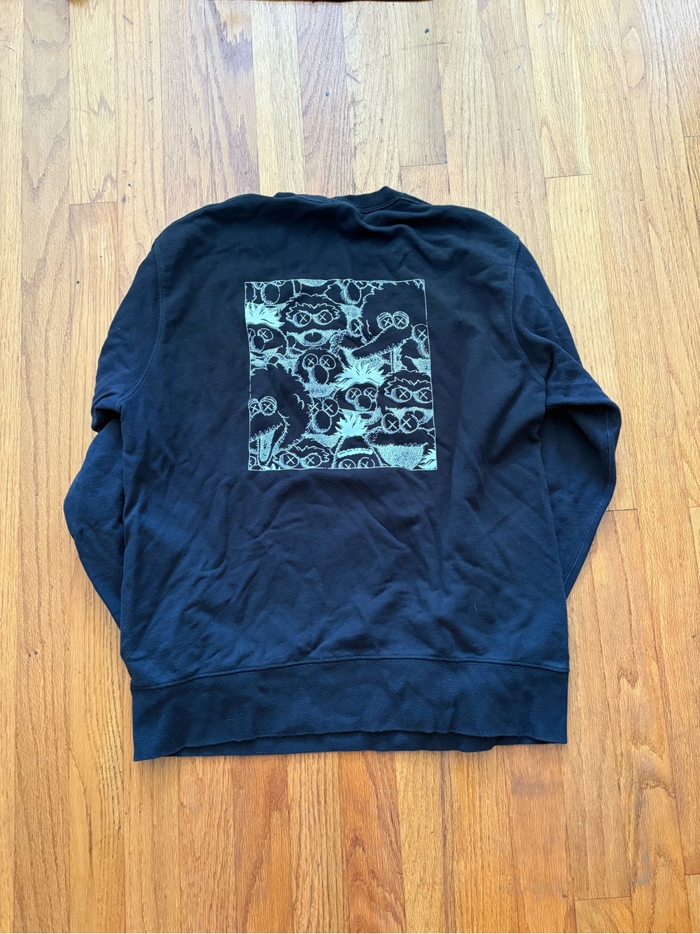 KAWS x Uniqlo Sweater